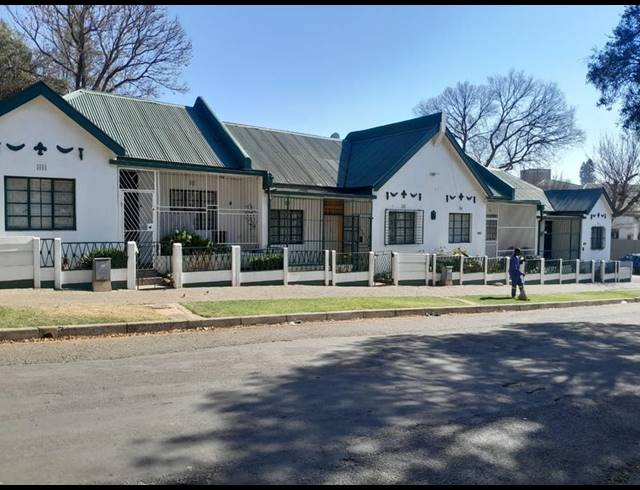 5 BEDROOM HOUSE FOR SALE IN TROYEVILLE